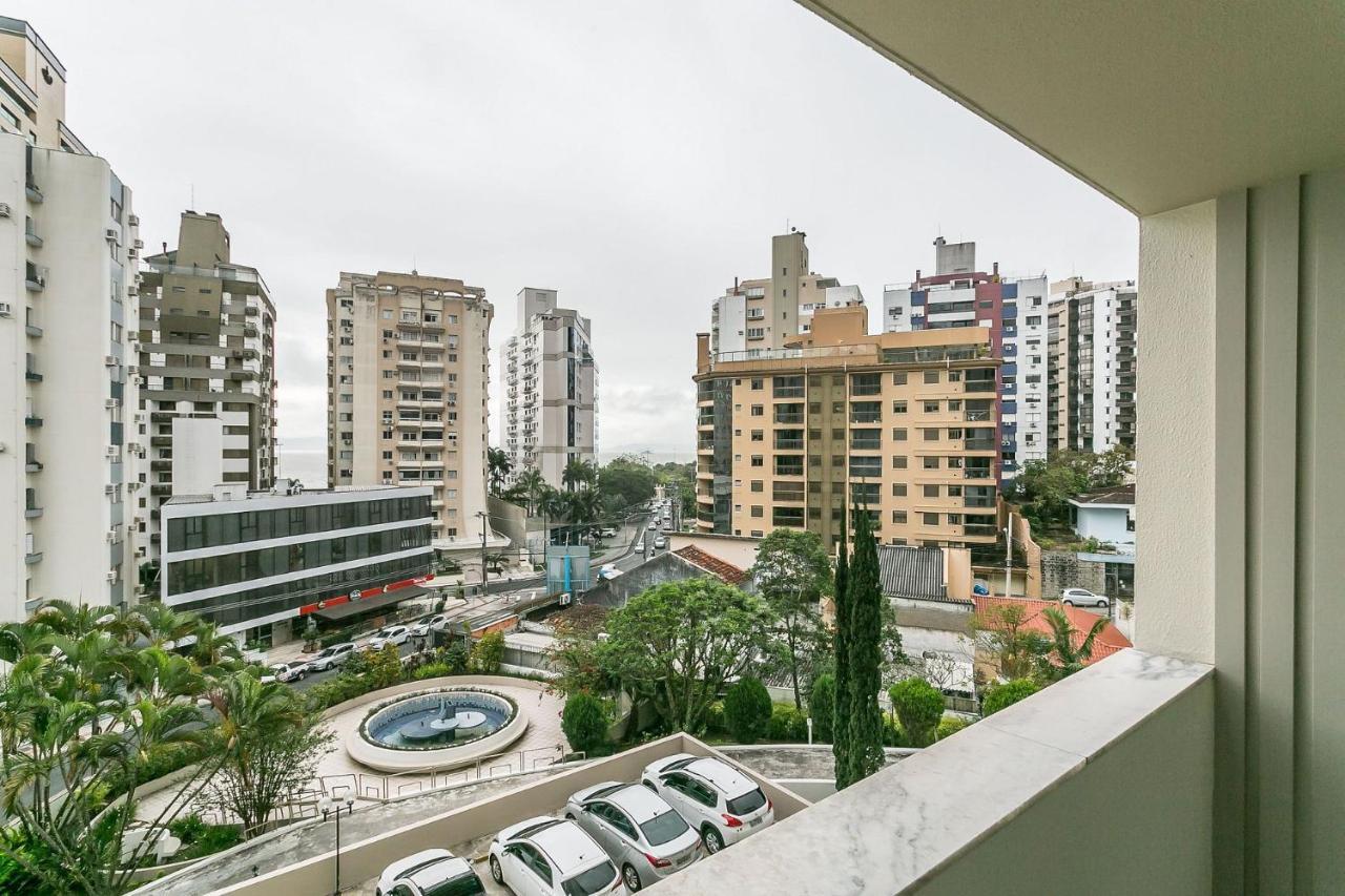 Moderno, espaçoso localizado a uma quadra do Shopping Beira-mar CA06I Florianopolis Exterior foto